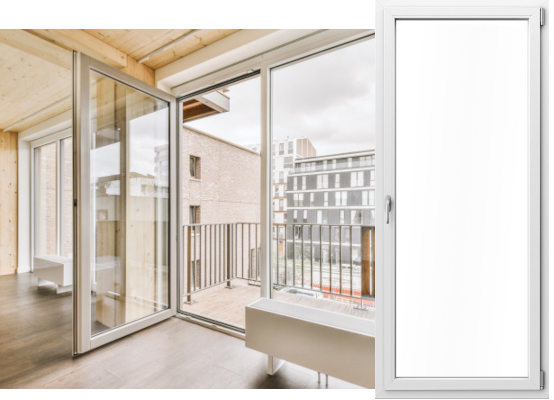 Weiße Kunststoff-Balkontür