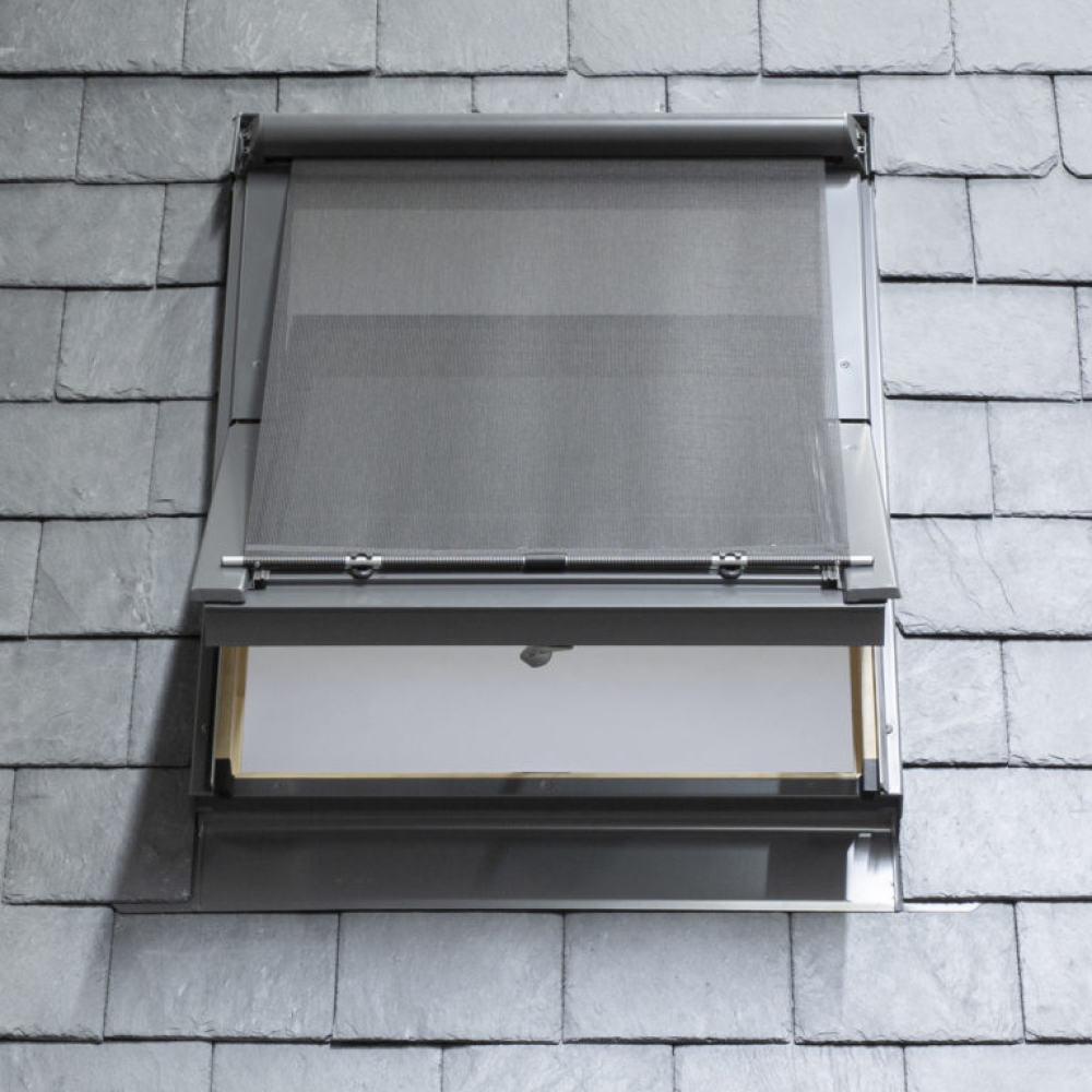 Dachfenster mit Markise
