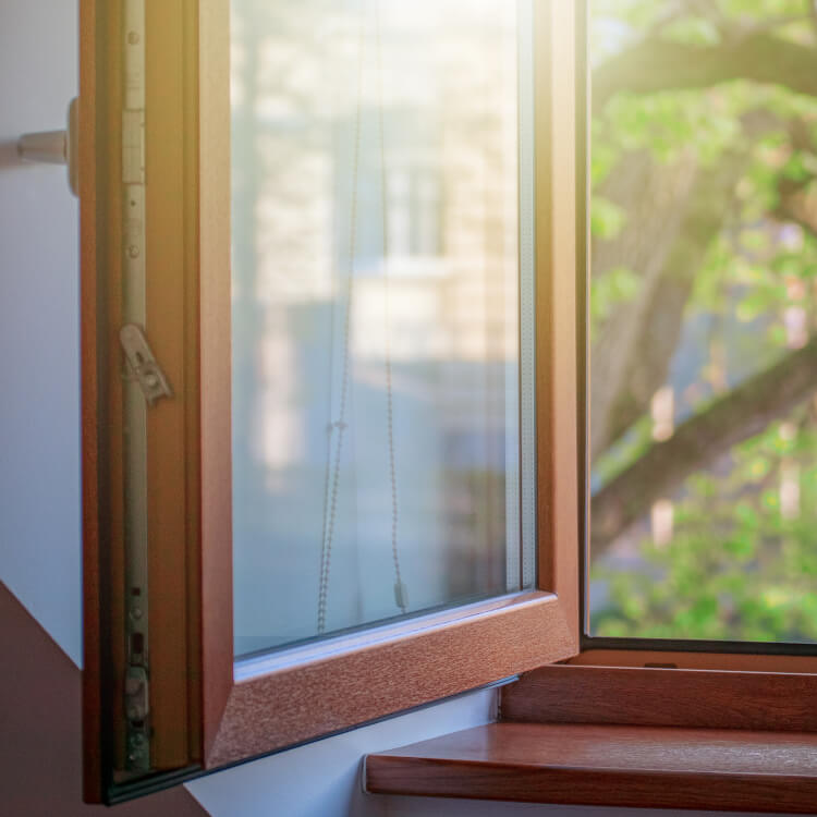 Fenster mit Holzoptik