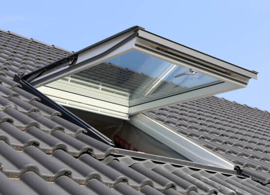 Klapp-Schwingfenster auf Dach