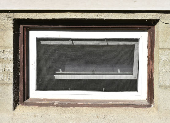 Fliegengitter Kellerfenster