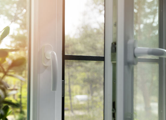 Insektenschutz für Fenster und Türen maßgefertigt