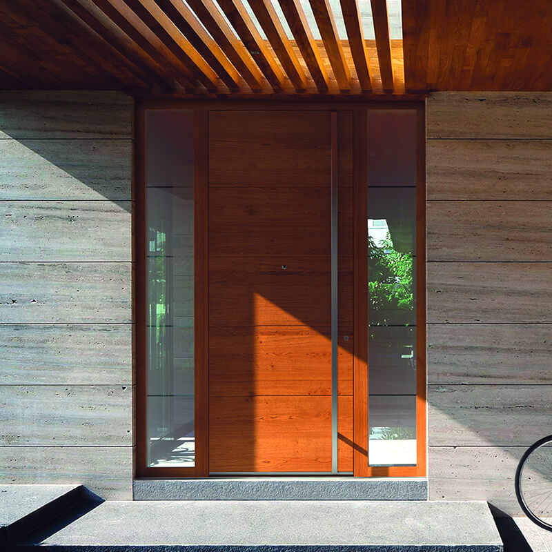 Braune Haustür Holzoptik mit Seitenteilen