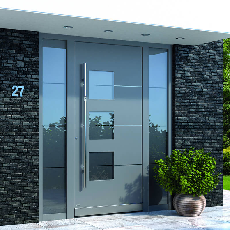 Moderne Haustür mit Seitenteilen und Glaseinsätzen
