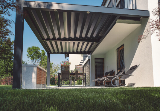 Lamellen Pergola » Ratgeber Pergolen mit Lamellendach