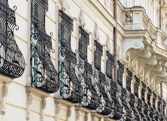 Fenster mit Gittern