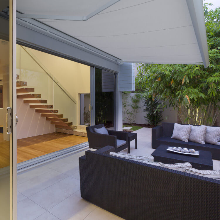 Markise weiß Terrasse