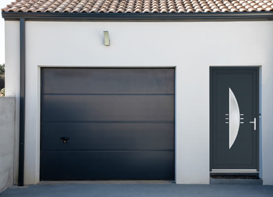 Nebeneingangstür Böblingen Garage