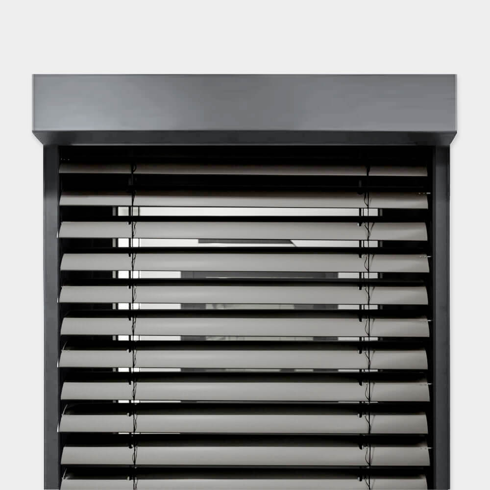 Raffstore mit Kasten in Silbergrau RAL 7001