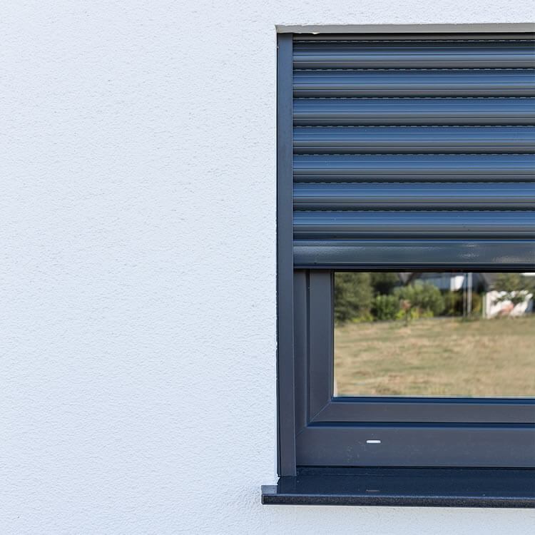 Aufsatzrolladen mit Fenster