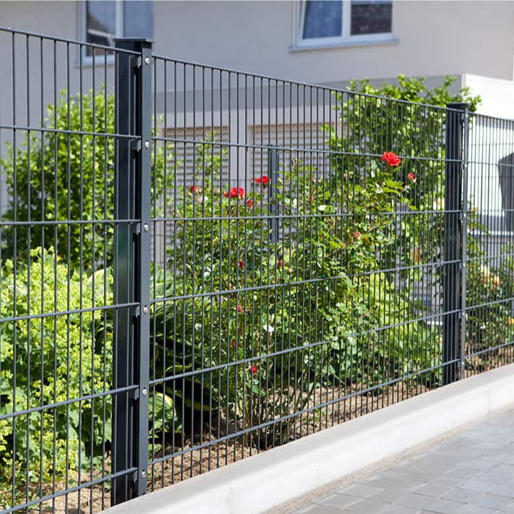 Pfosten mit Abdeckleisten